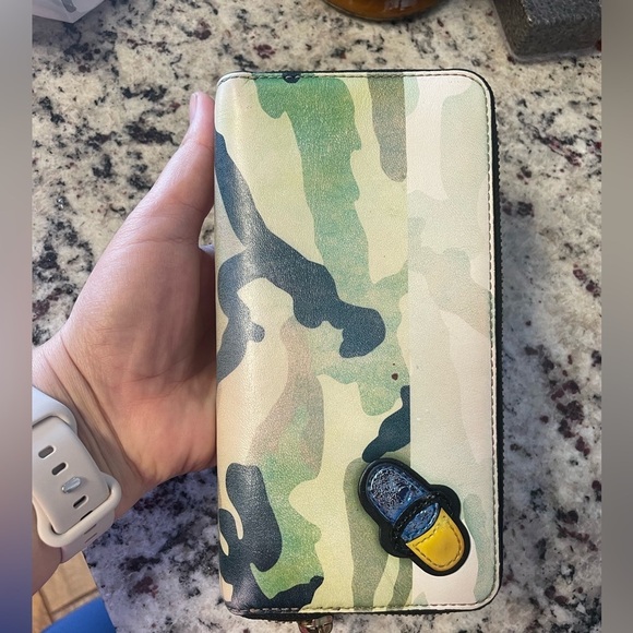 Marc Jacobs Julie Verhoeven Women's Wallet - Picture 3 of 6